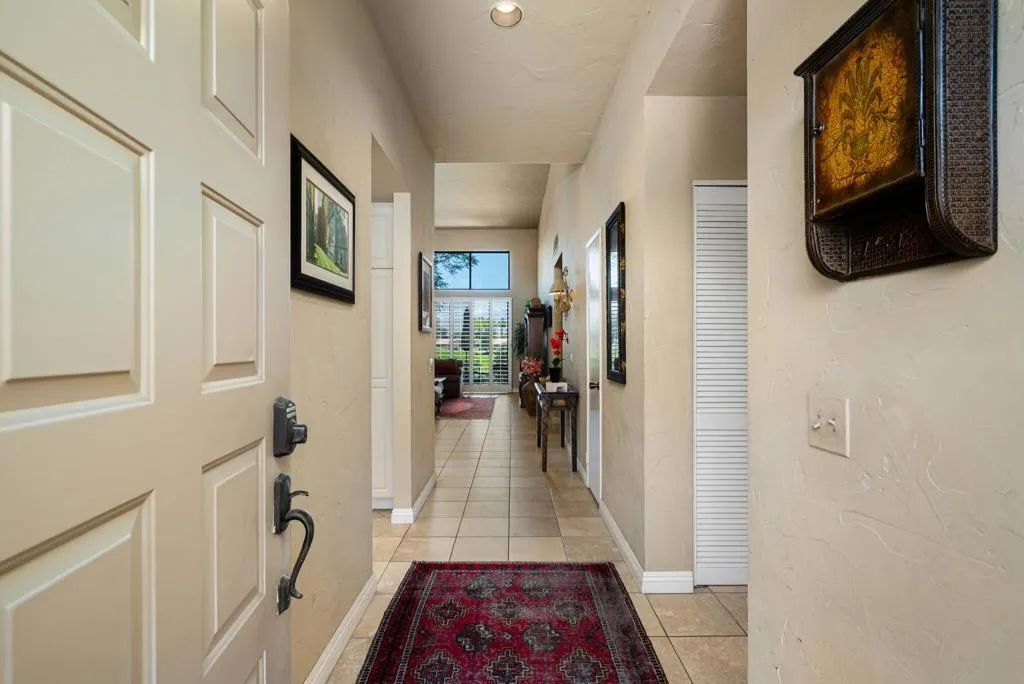 22-web-or-mls-MBOaktree_OPMG_0625_022