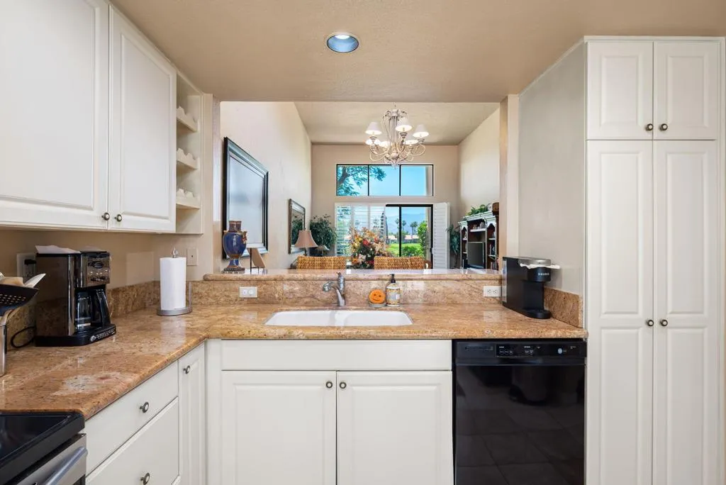 36-web-or-mls-MBOaktree_OPMG_0625_036
