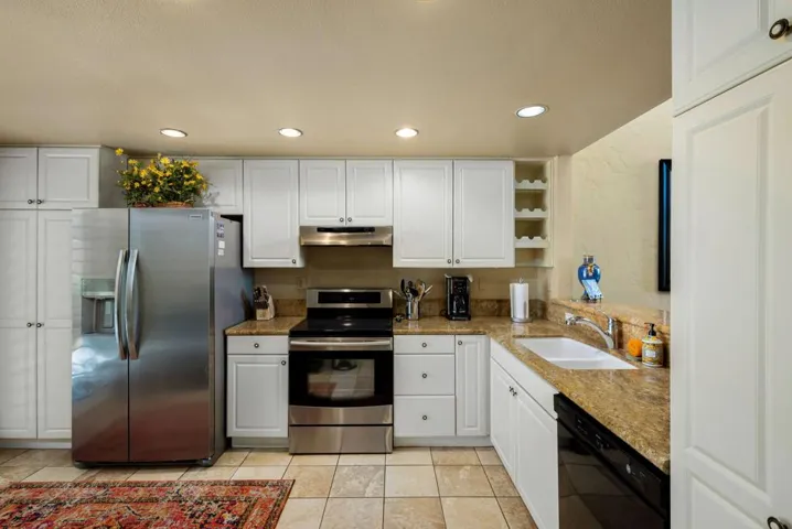 30-web-or-mls-MBOaktree_OPMG_0625_030