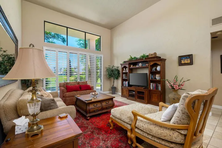 27-web-or-mls-MBOaktree_OPMG_0625_027