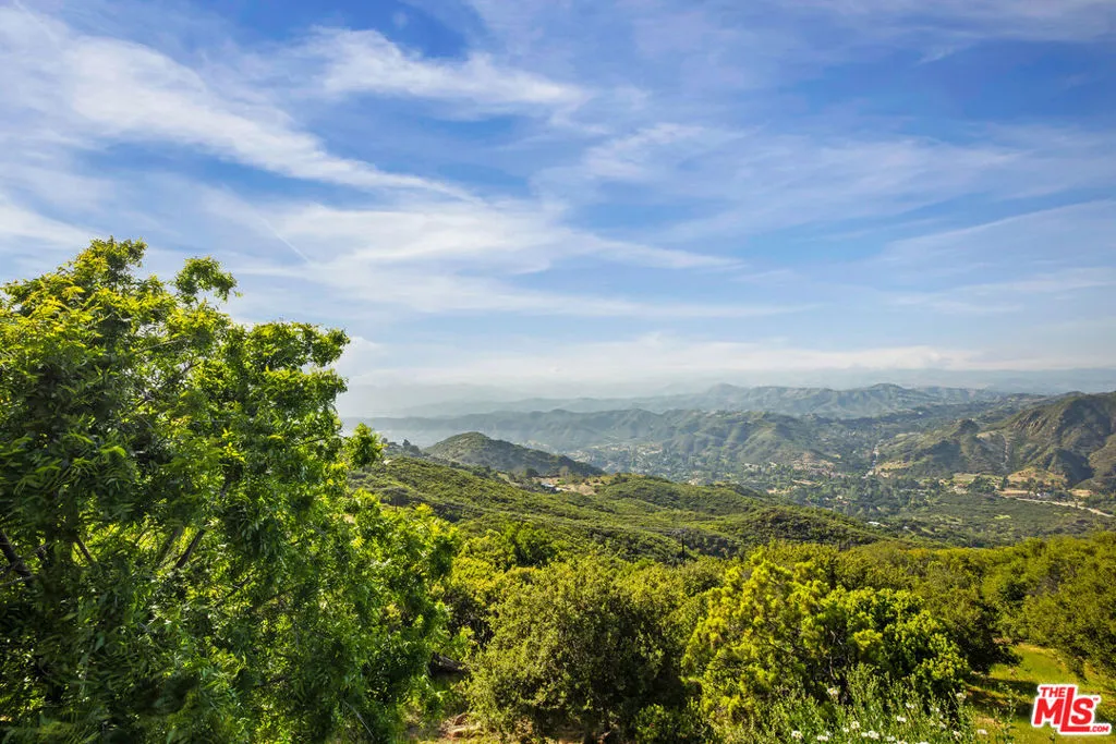 475 Stunt Road, Calabasas, California 91302 home-pic-28