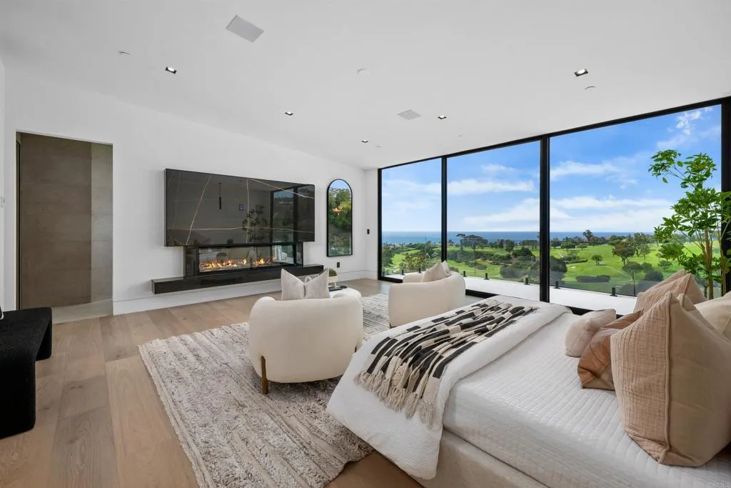 6627 Muirlands Dr, La Jolla, California 92037 home-pic-55