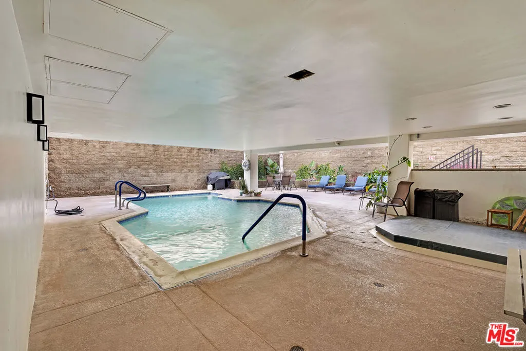 321 N Oakhurst Drive 606, Beverly Hills, California 90210 home-pic-31