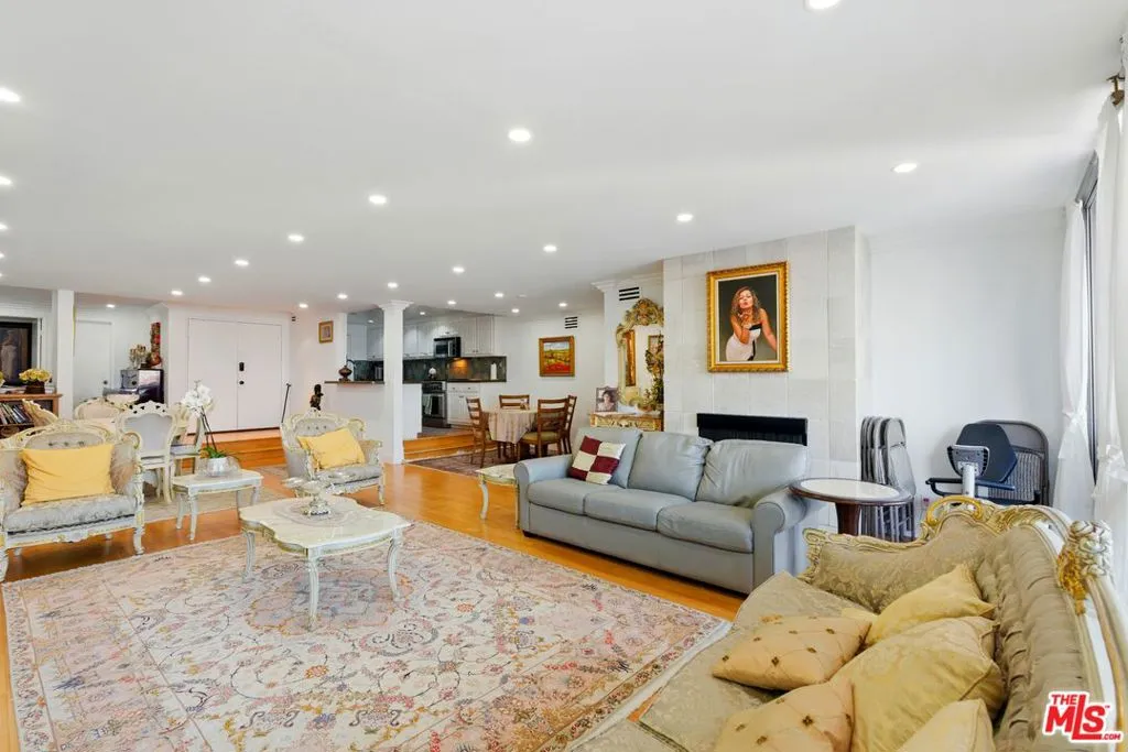 321 N Oakhurst Drive 606, Beverly Hills, California 90210 home-pic-7