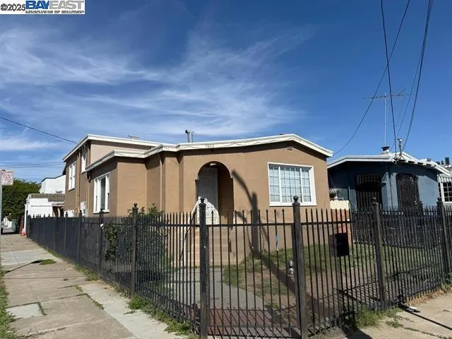 7800 Lockwood St, Oakland, California 94621