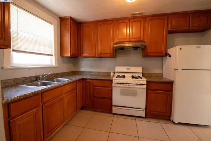 7800 Lockwood St, Oakland, California 94621