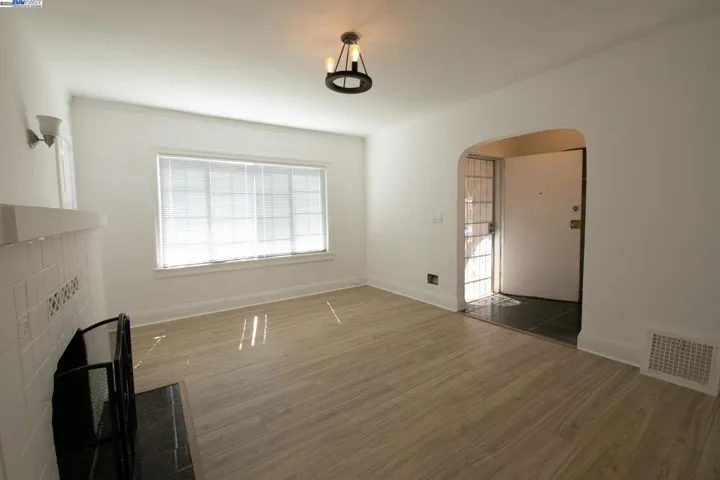 7800 Lockwood St, Oakland, California 94621