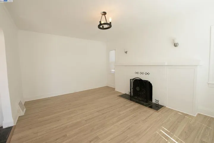 7800 Lockwood St, Oakland, California 94621