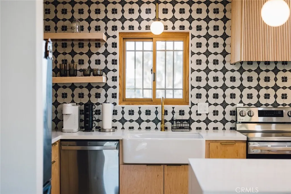 58250 Sierra Vista Drive, Yucca Valley, California 92284 home-pic-12