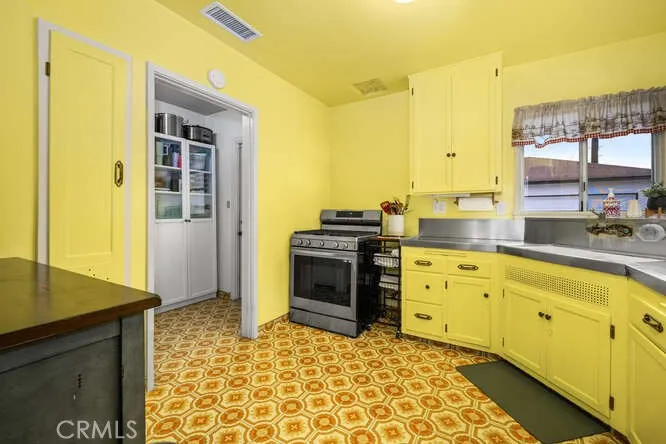 6016 Sugarwood Street, Lakewood, California 90713