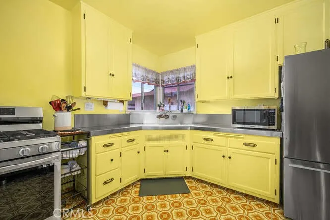 6016 Sugarwood Street, Lakewood, California 90713
