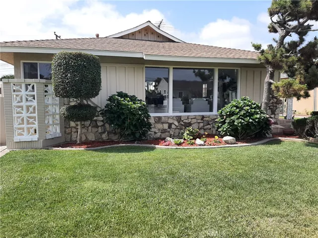 9864 Van Ruiten Street, Bellflower, California 90706