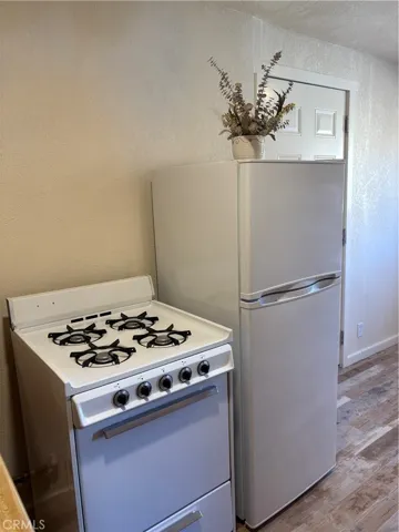 1131 Apple Avenue, Wrightwood, California 92397