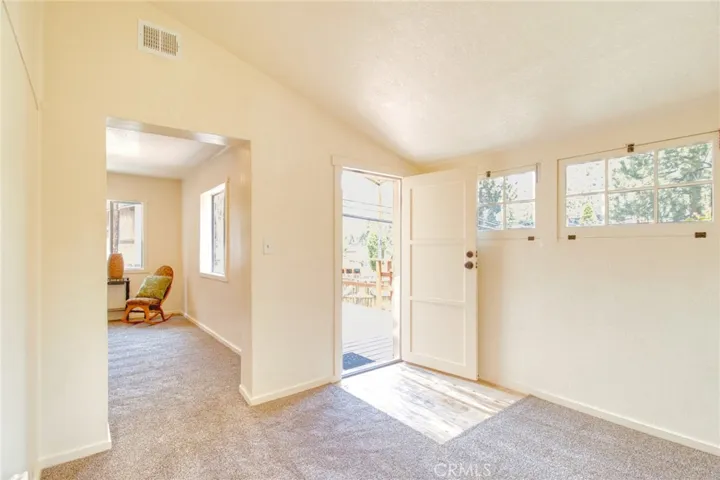 1131 Apple Avenue, Wrightwood, California 92397
