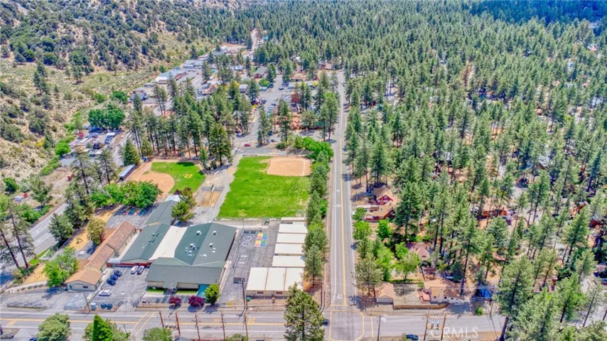 1131 Apple Avenue, Wrightwood, California 92397