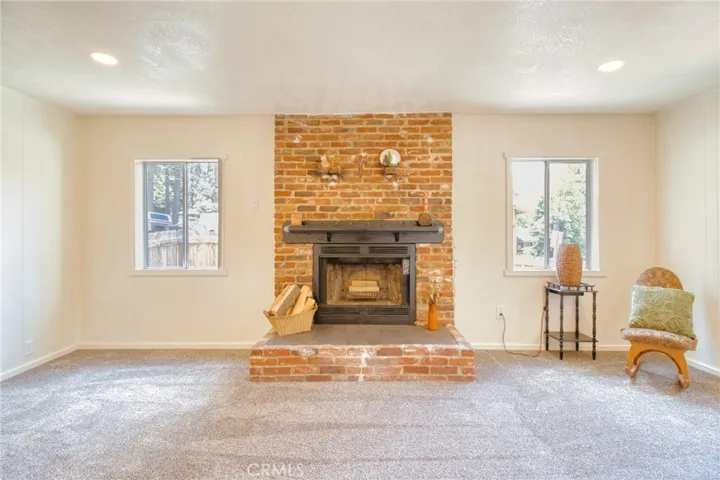 1131 Apple Avenue, Wrightwood, California 92397