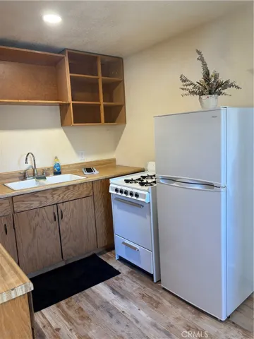 1131 Apple Avenue, Wrightwood, California 92397