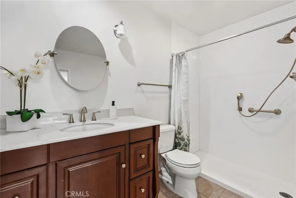 1737 Peyton Avenue E, Burbank, California 91504 home-pic-7