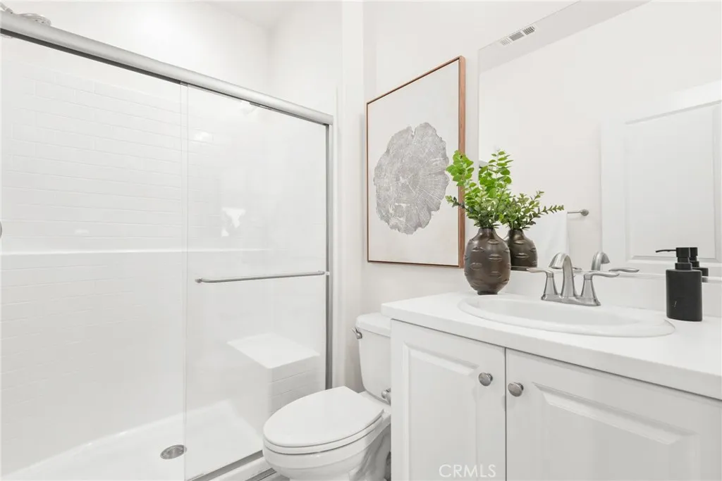 8254 Lily Drive, Rosemead, California 91770 home-pic-16