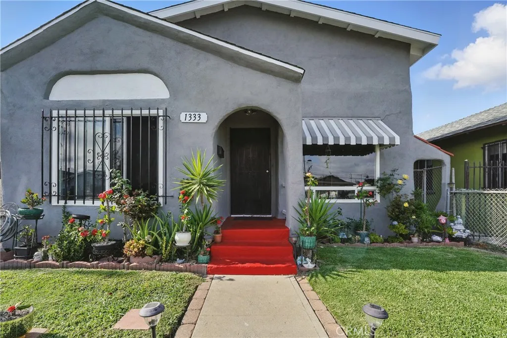 1333 W 92nd Street, Los Angeles, California 90044 home-pic-0