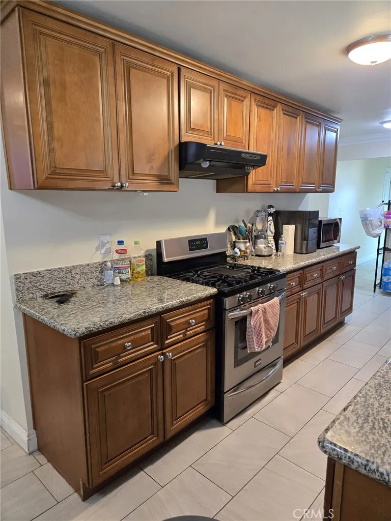 3308 W 112th Street, Inglewood, California 90303 home-pic-12