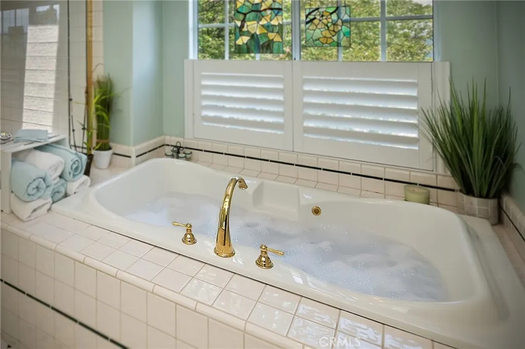 27781 St Bernard Lane, Lake Arrowhead, California 92352 home-pic-19