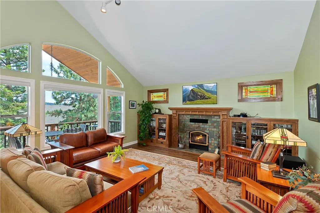 27781 St Bernard Lane, Lake Arrowhead, California 92352 home-pic-6