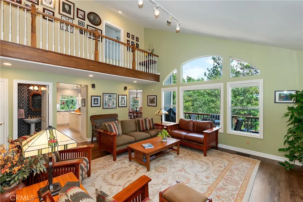 27781 St Bernard Lane, Lake Arrowhead, California 92352 home-pic-7