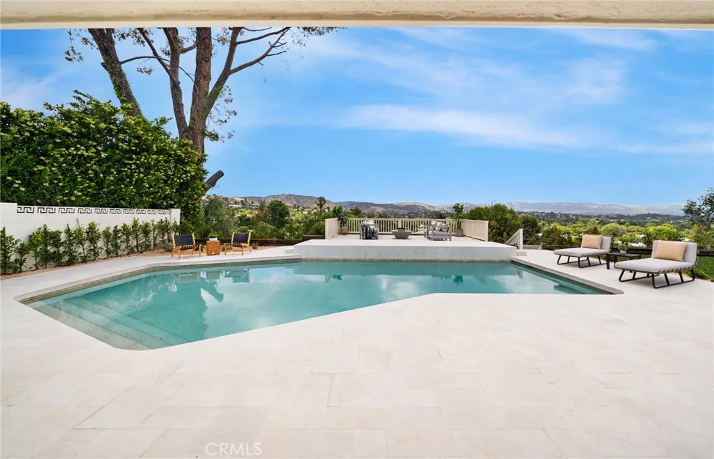 24153 Califa Street, Woodland Hills, California 91367 home-pic-22