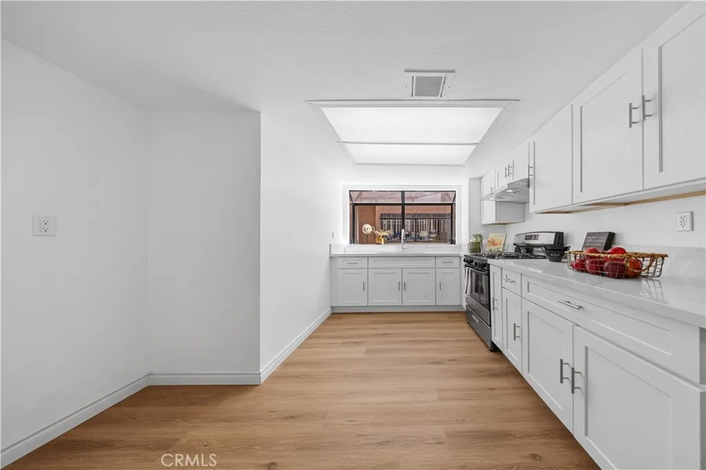 105 S Marguerita Avenue A, Alhambra, California 91801 home-pic-3