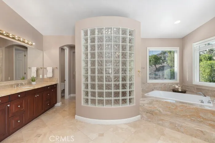 Master bathroom with 2nd vanity