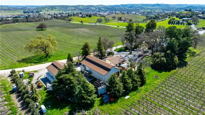 2023 Twelve Oaks Drive, Paso Robles, California 93446