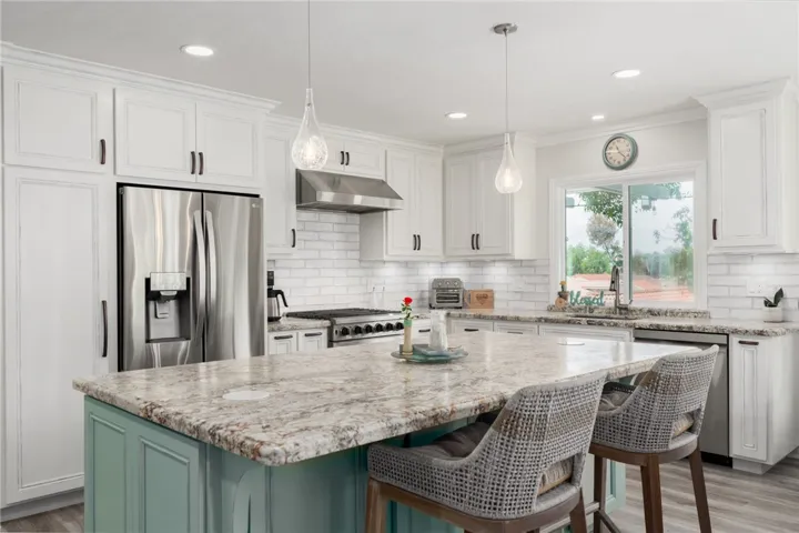 27705 Calle Valdes, Mission Viejo, California 92692