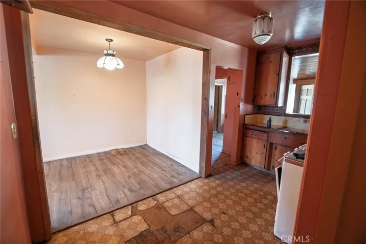 8512 Newcastle Avenue, Northridge, California 91325