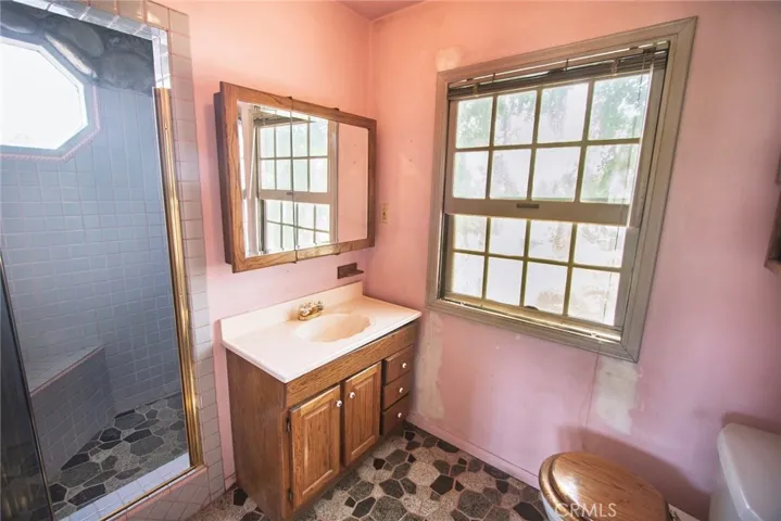 8512 Newcastle Avenue, Northridge, California 91325
