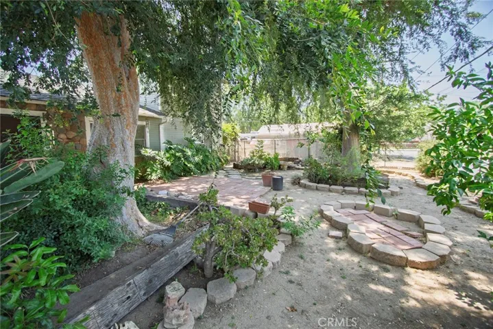 8512 Newcastle Avenue, Northridge, California 91325