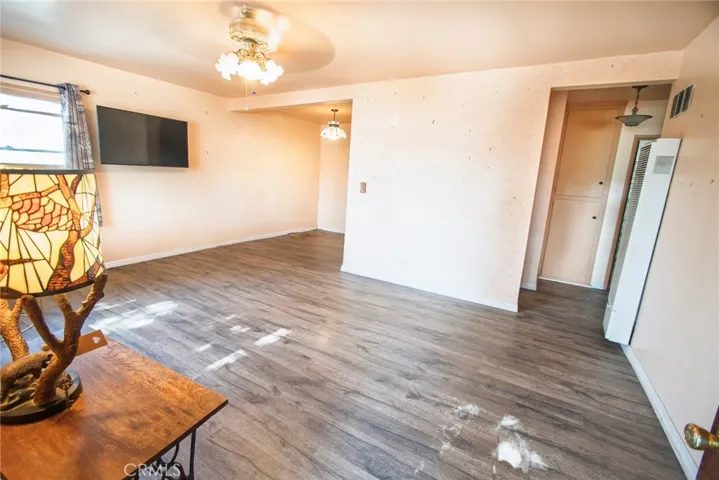 8512 Newcastle Avenue, Northridge, California 91325