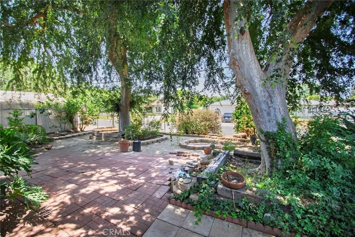 8512 Newcastle Avenue, Northridge, California 91325