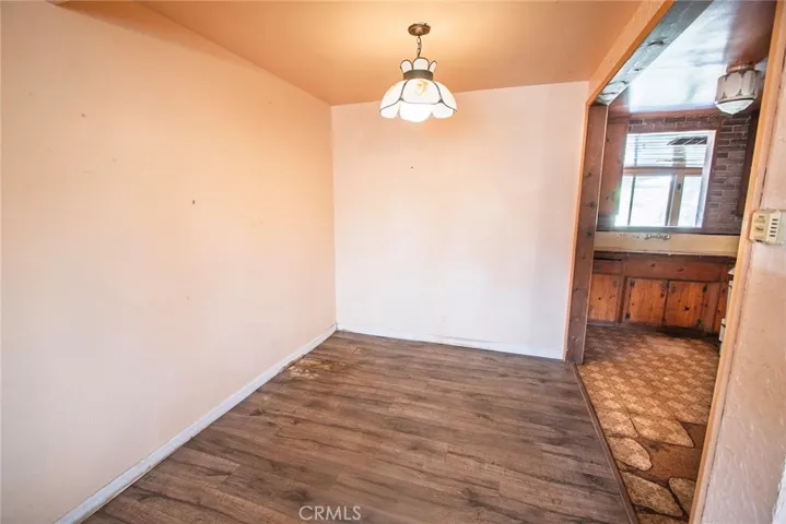 8512 Newcastle Avenue, Northridge, California 91325