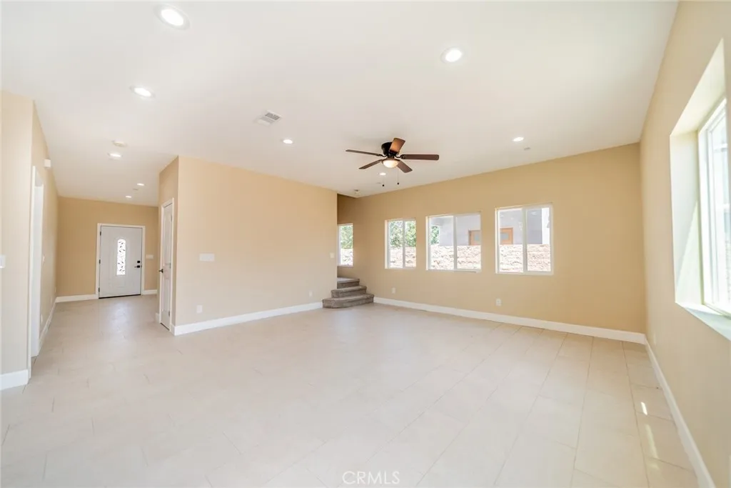 565 N Meridian Avenue, San Bernardino, California 92410 home-pic-13