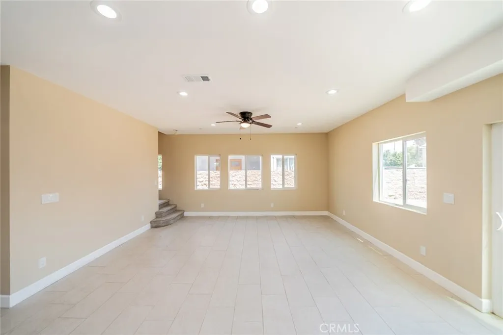 565 N Meridian Avenue, San Bernardino, California 92410 home-pic-15