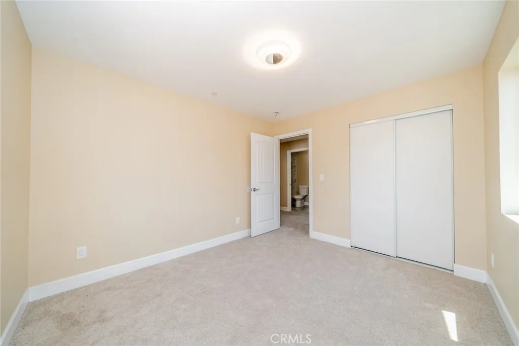 565 N Meridian Avenue, San Bernardino, California 92410 home-pic-32