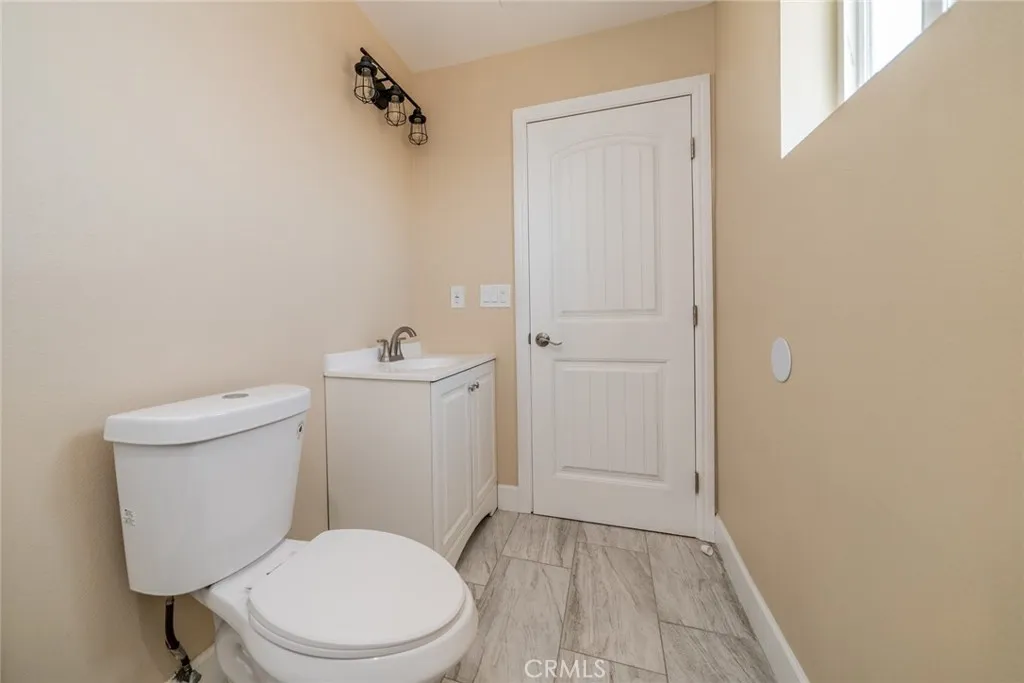 565 N Meridian Avenue, San Bernardino, California 92410 home-pic-24