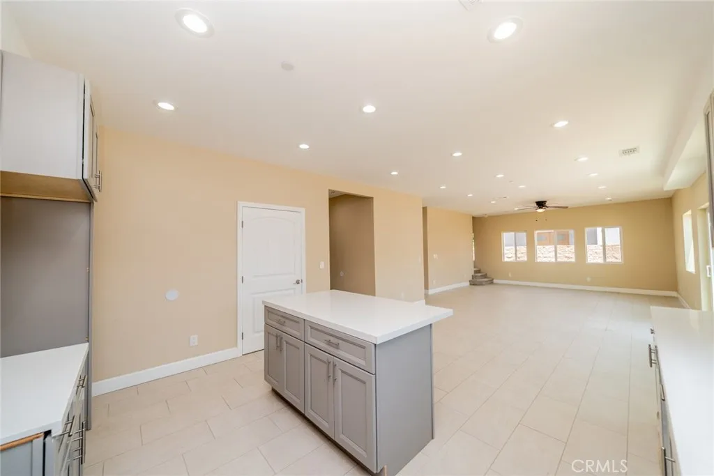565 N Meridian Avenue, San Bernardino, California 92410 home-pic-19