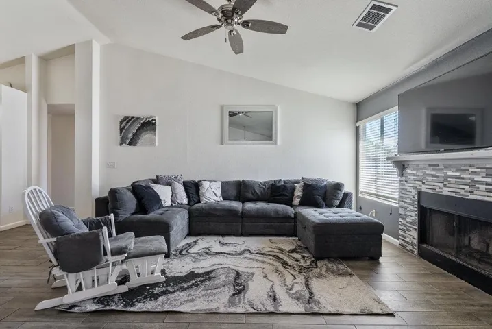 748 Ashbury Court, Los Banos, California 93635