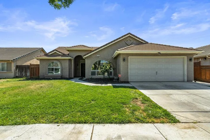 748 Ashbury Court, Los Banos, California 93635