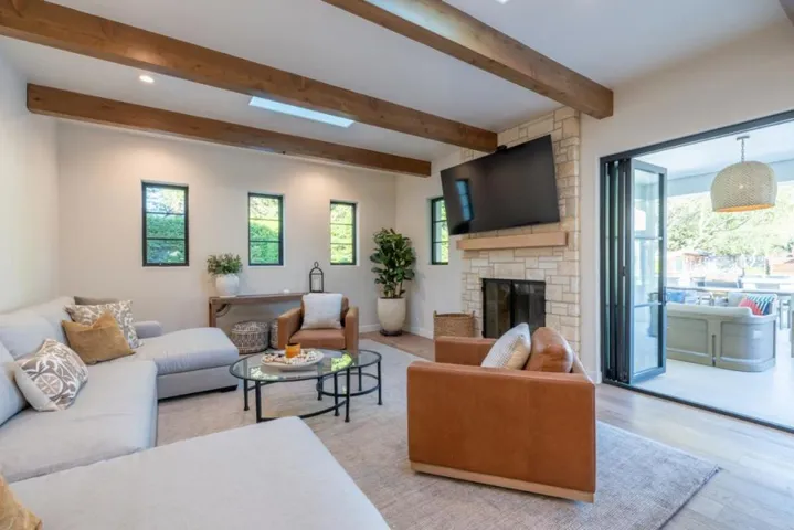 543 Asilomar Boulevard, Pacific Grove, California 93950