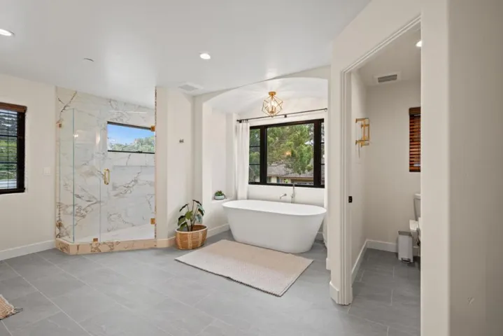543 Asilomar Boulevard, Pacific Grove, California 93950