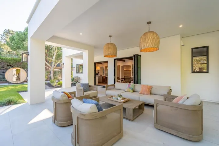543 Asilomar Boulevard, Pacific Grove, California 93950