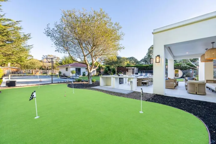 543 Asilomar Boulevard, Pacific Grove, California 93950